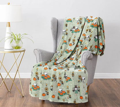 Berkshire Peanuts Halloween Plush 55x70 Throw