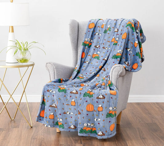 Berkshire Peanuts Halloween Plush 55x70 Throw